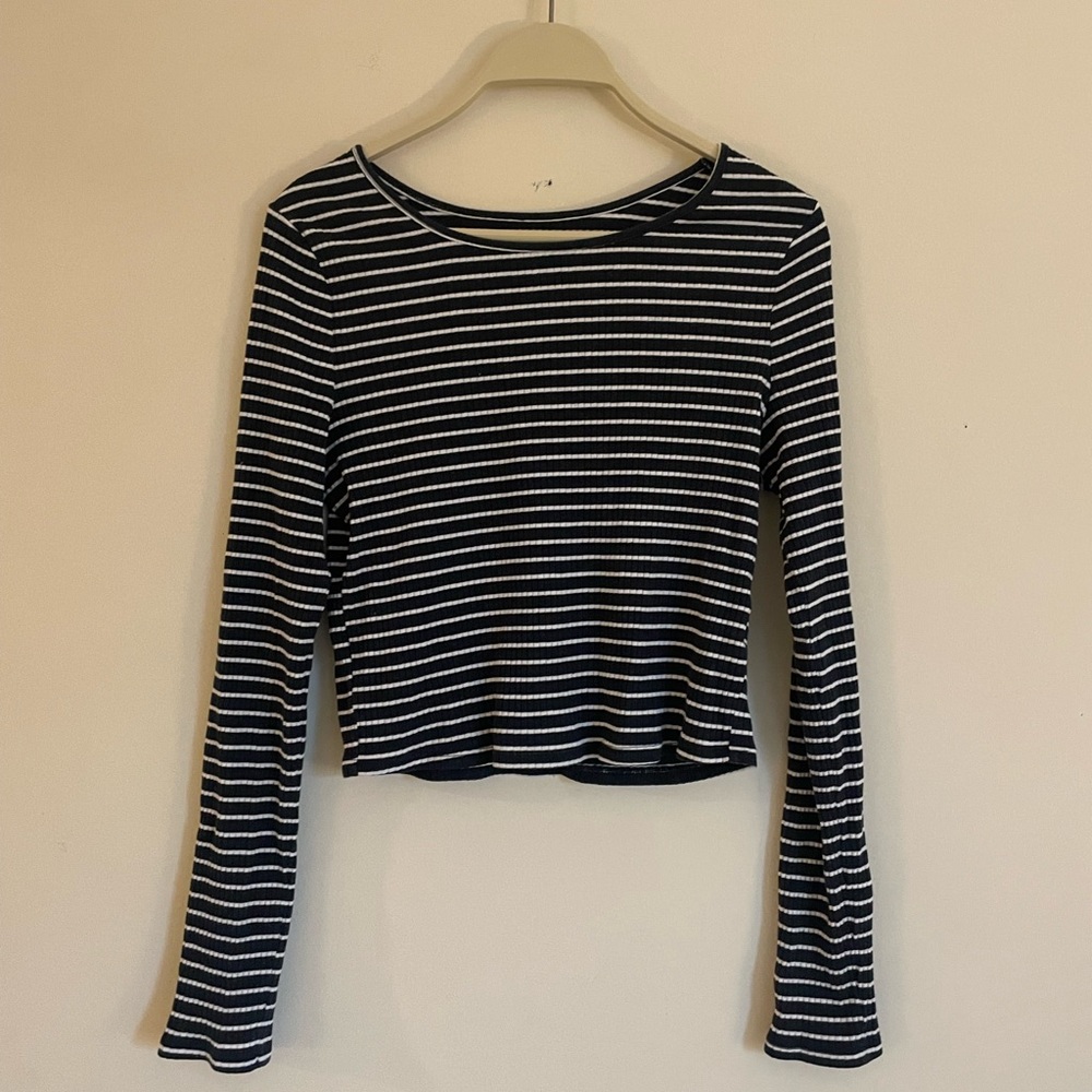 Womens cropped tee